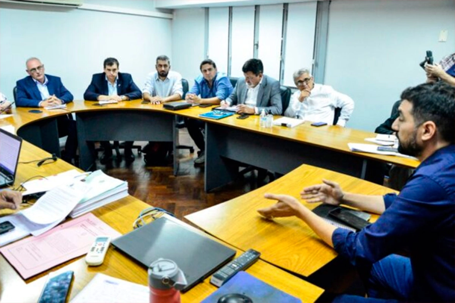 Trabajo en comisi&oacute;n. (Senado E.R)