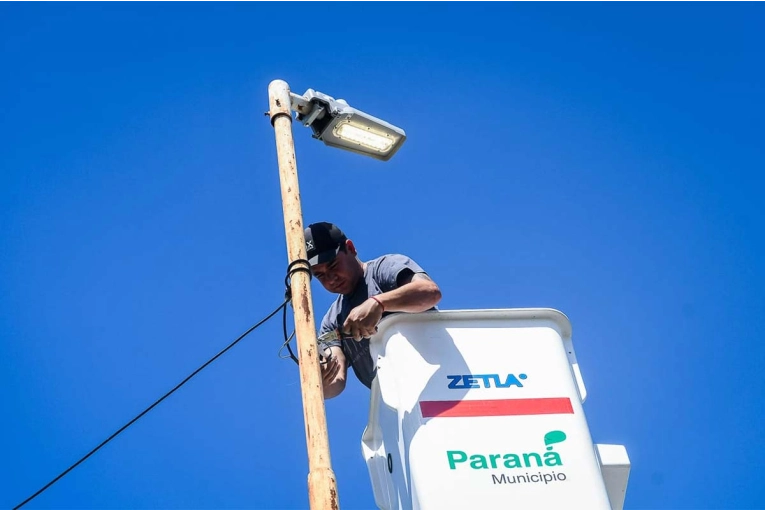 Comenzó a implementarse el programa Paraná 100% Led en barrio San Agustín