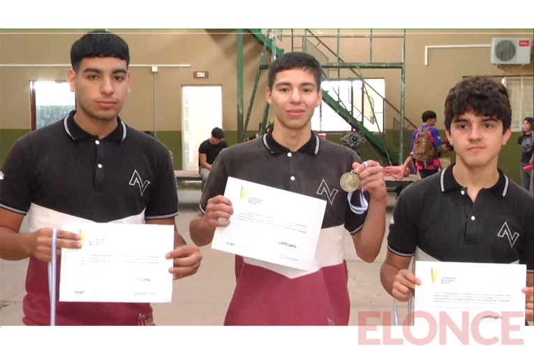 Alumnos de escuela técnica de Paraná fueron premiados en olimpiadas de aeronáutica