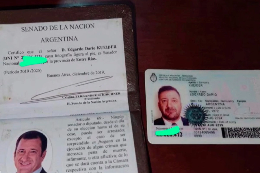 Kueider al ser detenido en Paraguay.