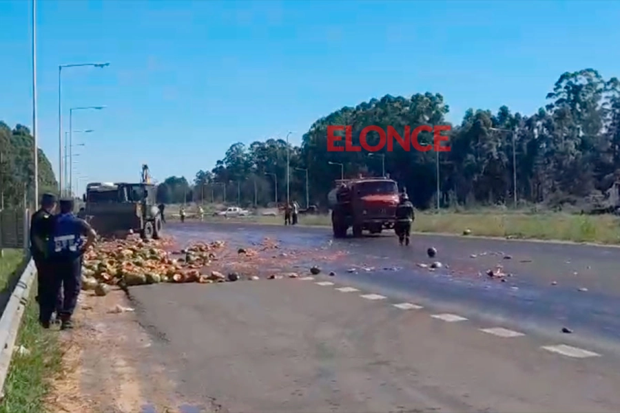 Dos camiones chocaron en la ruta. (Elonce)