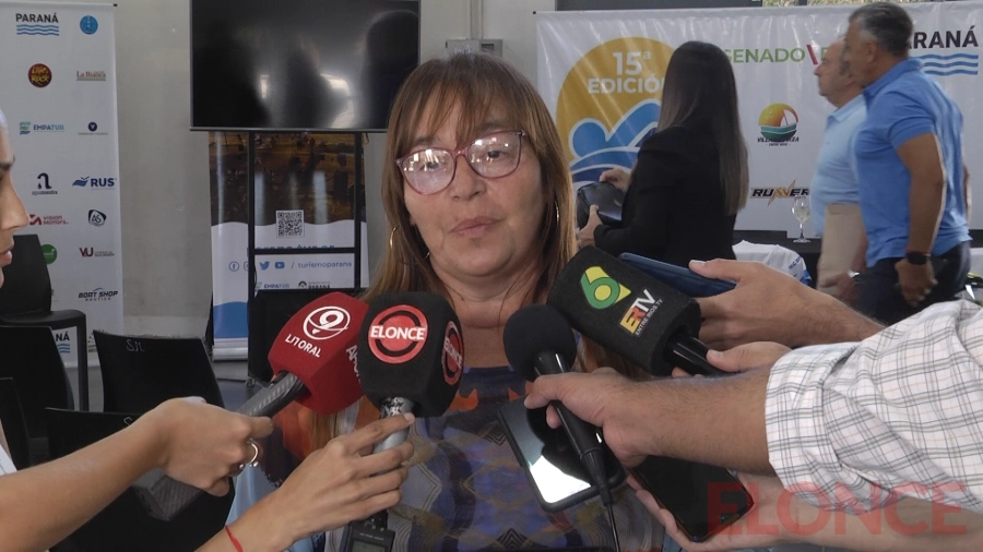 Sandra se emocion&oacute; con el homenaje a su esposo, Jorge.