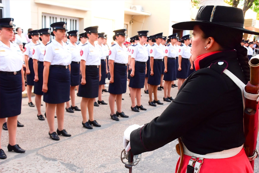 Desfile tras el acto en Rosario del Tala. (GER)