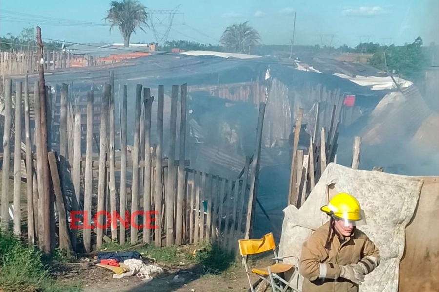 Incendio en Concordia. (Bomberos Voluntarios)