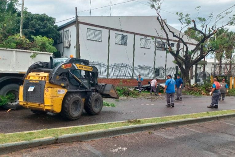 Temporal en Paraná: trabajan para restablecer el bombeo de agua y sistema de semaforización