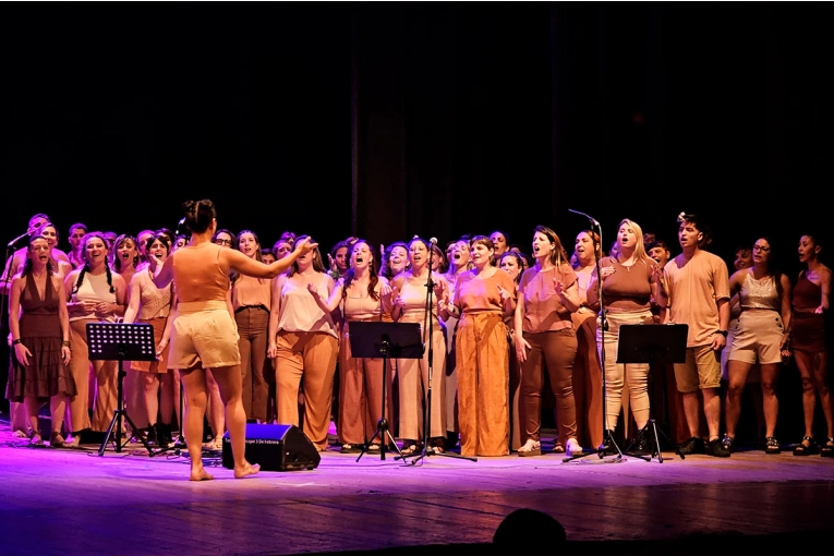 Con 80 voces en el escenario se presenta “Un símbolo de paz” en Paraná