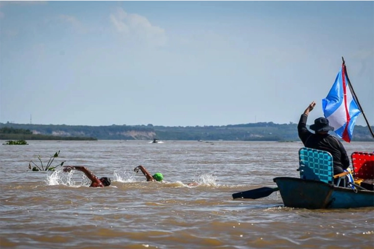 Más de 100 nadadores participarán este sábado de la maratón acuática Villa Urquiza- Paraná: Elonce transmite en vivo