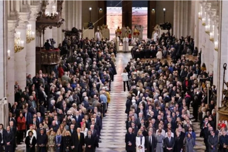 Reabrió la catedral de Notre-Dame tras el catastrófico incendio