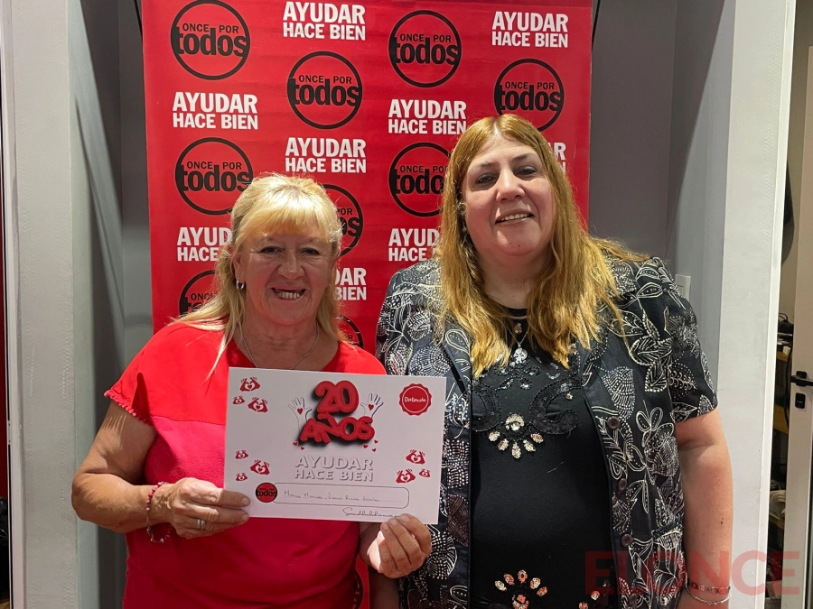 M&oacute;nica Mart&iacute;nez y Roxana Rutili. (foto: Elonce)