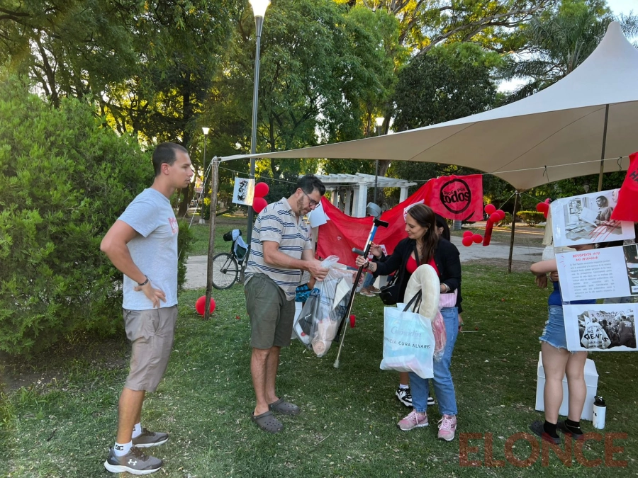 Vecinos colaboraron con donaciones. (foto: Elonce)
