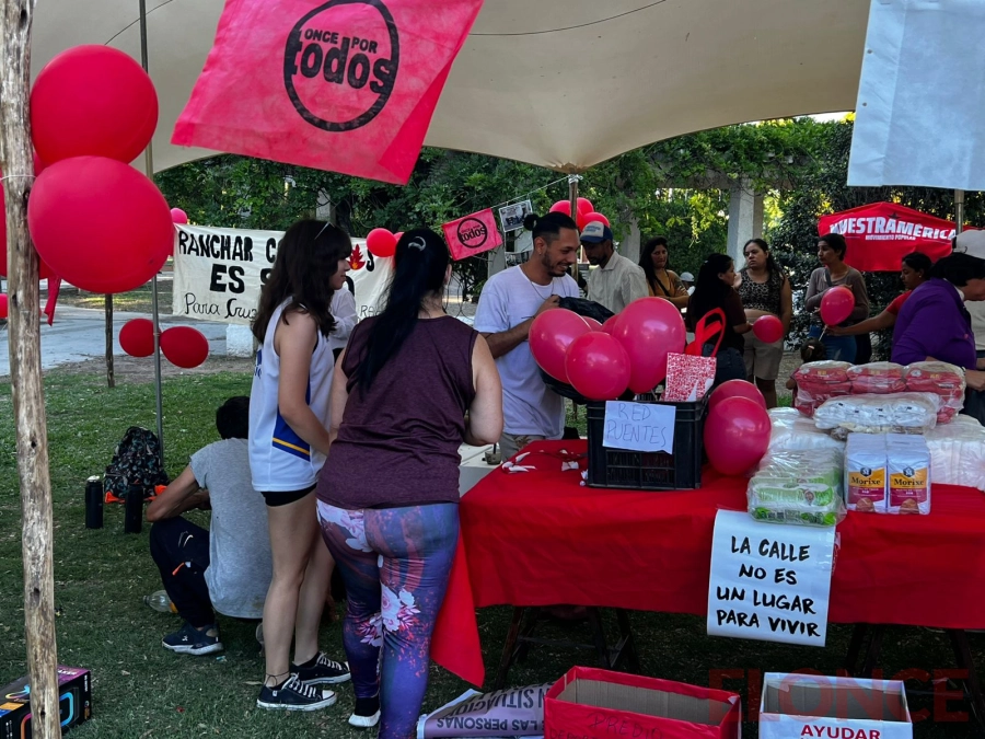 Vecinos colaboraron con donaciones. (foto: Elonce)