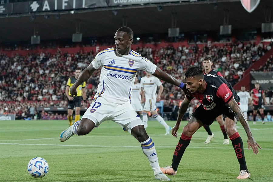 Luis Adv&iacute;ncula.