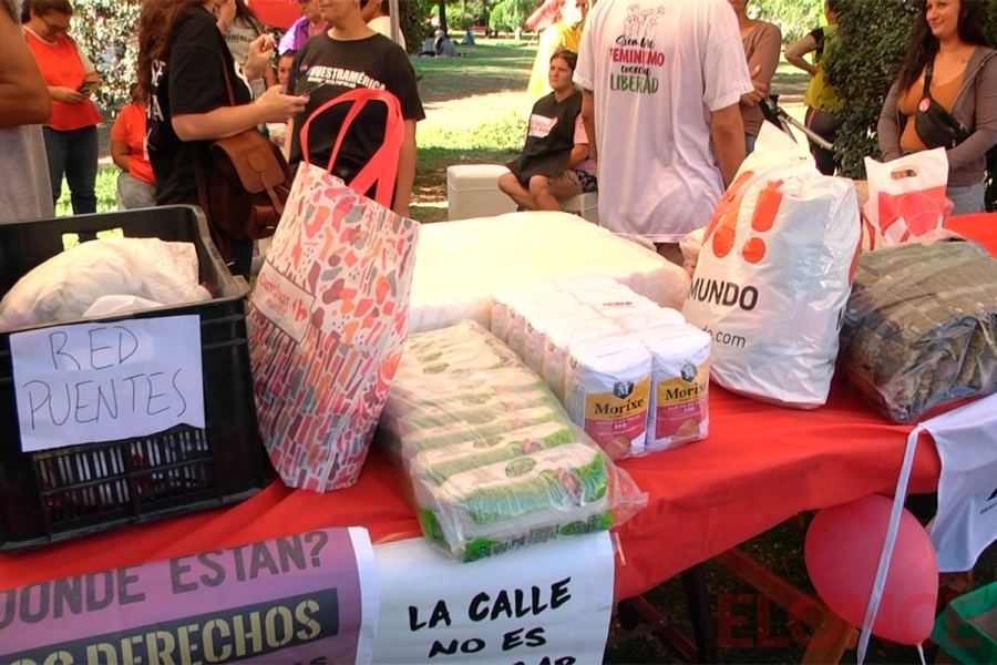 Donaciones para Red Puentes/Nuestramérica. (foto: Elonce)