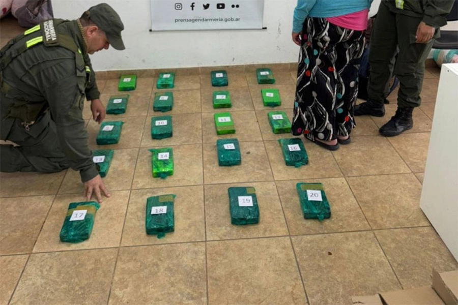 Coca&iacute;na iba entre s&aacute;banas y mantas. Gendarmer&iacute;a Nacional