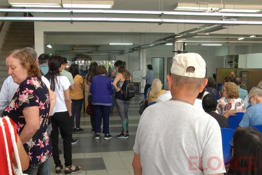 Largas filas en PAMI