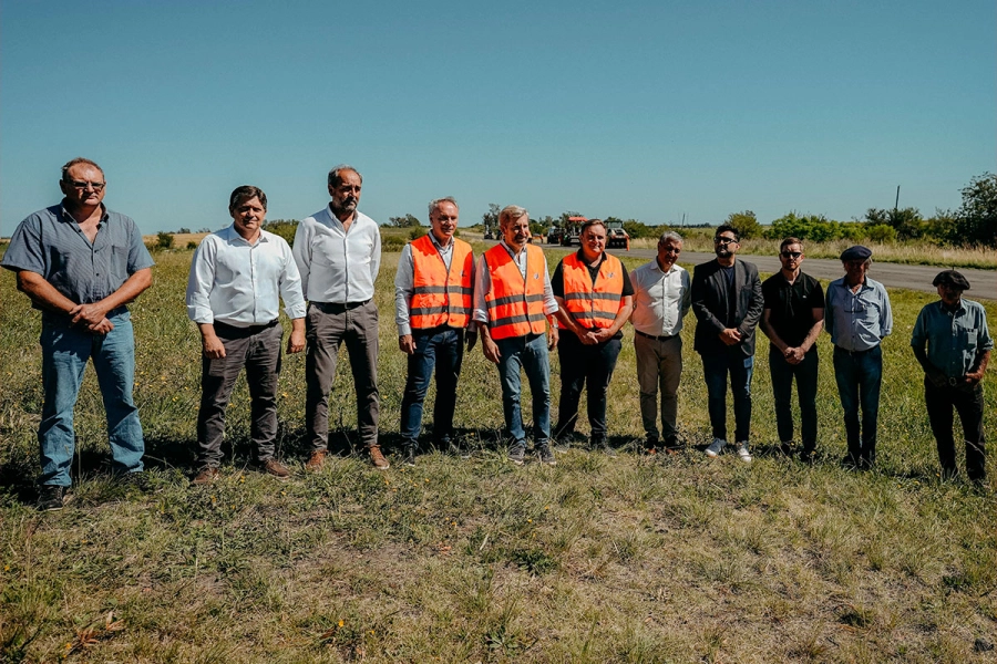 Frigerio anuncia plan de bacheo. (GPER)