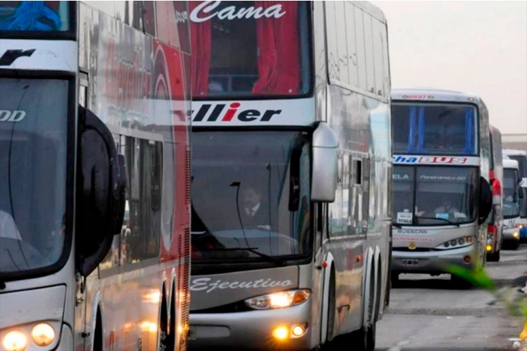 El Gobierno reglamentó la desregulación del transporte de pasajeros: qué cambiará