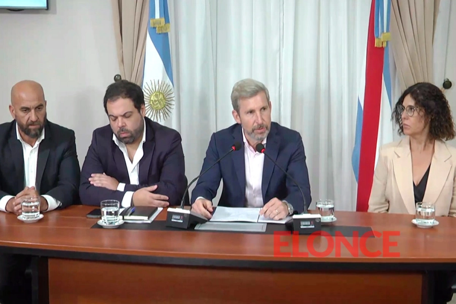 La conferencia de prensa del Gobernador. (Elonce)