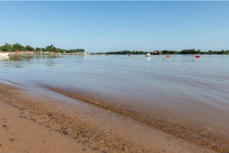 Habrá una jornada para limpiar la costa del río en el Balneario Municipal