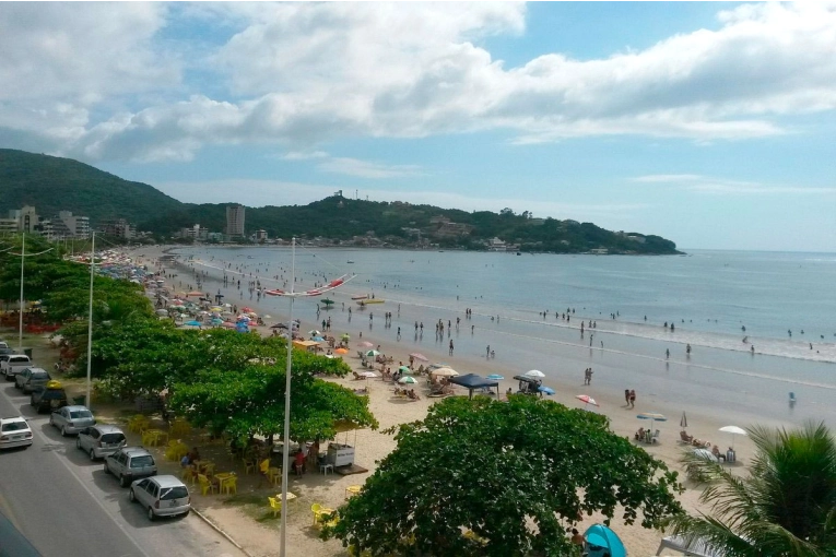Playas de Brasil visitadas por argentinos están en la lista de prohibidas por contaminación
