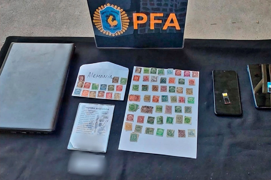 Las estampillas. (PFA).