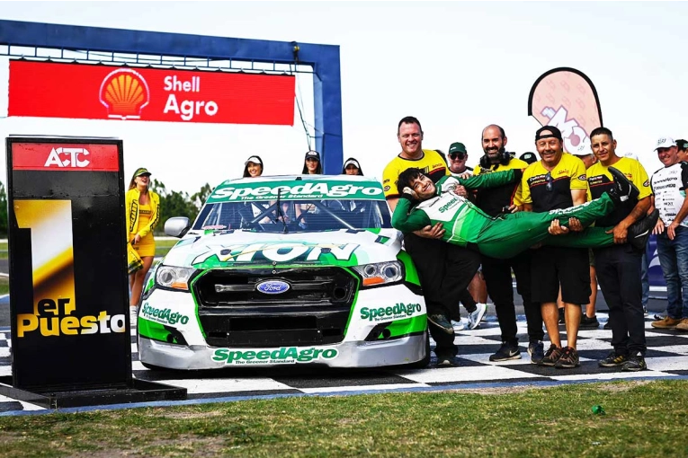 El equipo del Gurí Martínez se coronó campeón de TC Pista Pick Up de la mano de Faín