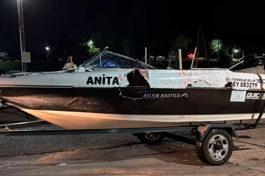 Lancha secuestrada por la Justicia, señalada como la responsable del accidente. (Foto: Aire)