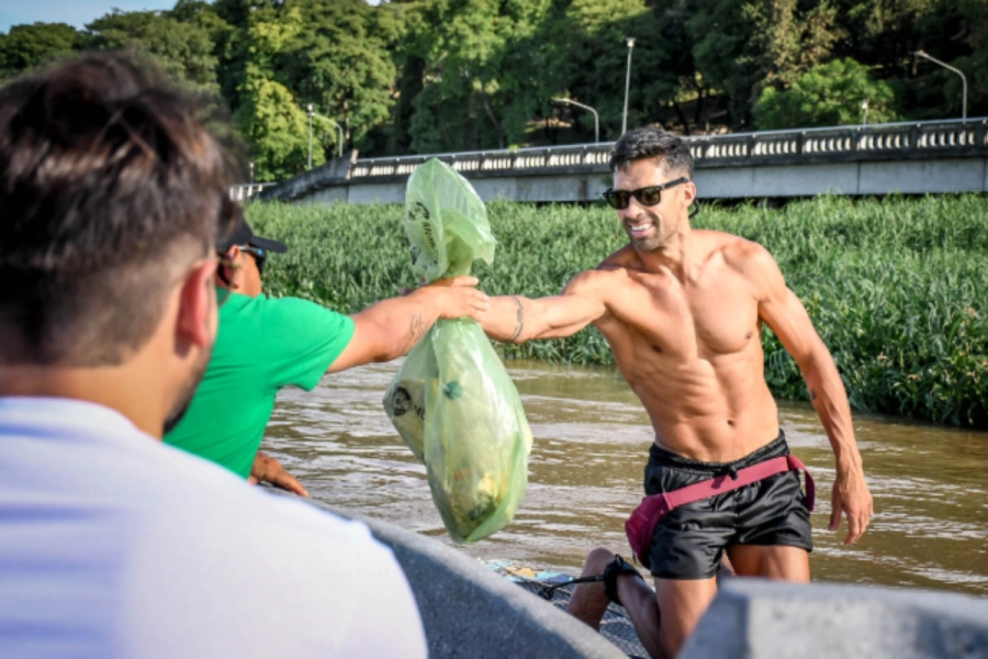 Jornada de conciencia ambiental y limpieza de la costa. (Archivo)