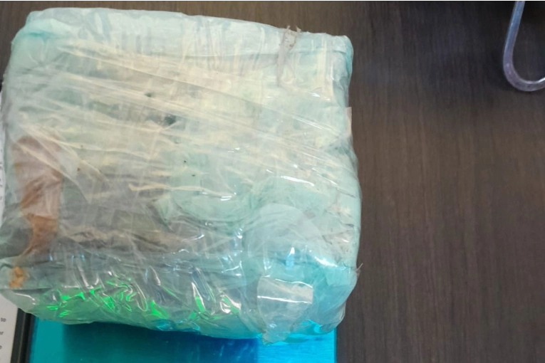 Incautaron una bolsa de plástico que contenía marihuana en la cárcel de Paraná