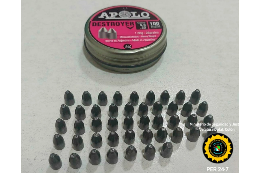 Los balines incautados tras la denuncia por amenazas. (foto: Polic&iacute;a de Entre R&iacute;os)