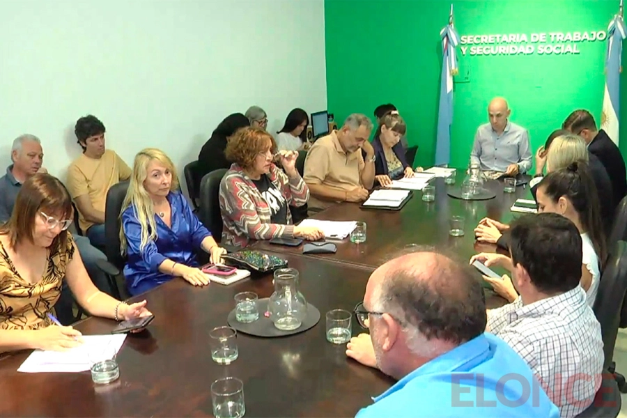 La reuni&oacute;n en Secretar&iacute;a de Trabajo. (Elonce).