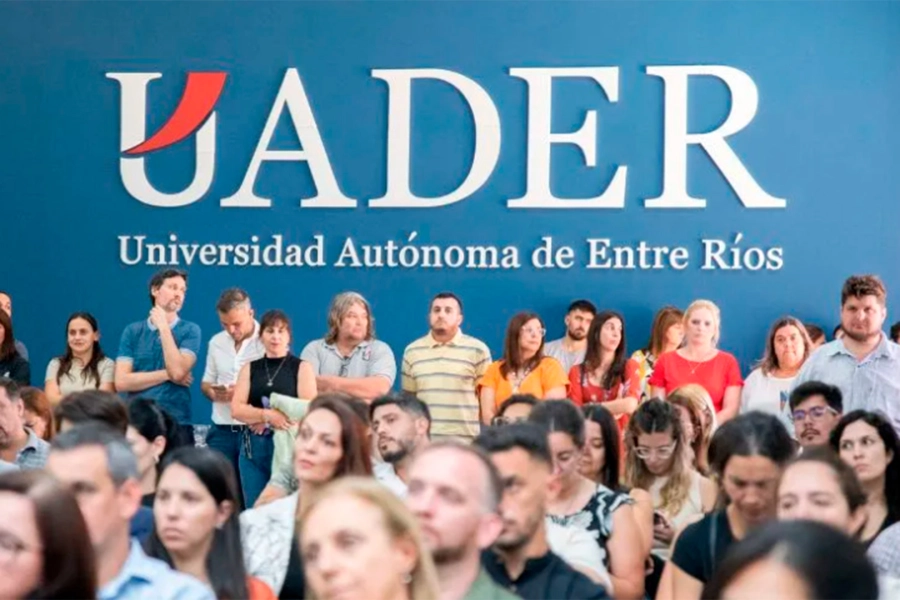 Acto de asunci&oacute;n en el sal&oacute;n Amanda Mayor