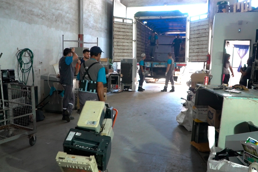 Dep&oacute;sito de aparatos el&eacute;ctricos y electr&oacute;nicos