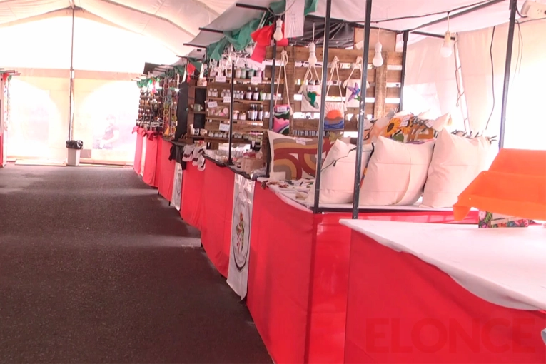 Feria Navideña en la costanera de Paraná con emprendedores, gastronomía y música