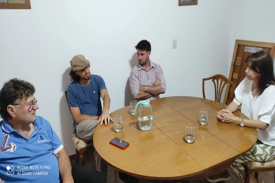 Giarrizzo visit&oacute; a los responsables del aserradero Bella Uni&oacute;n. (foto: Gobierno de Entre R&iacute;os)