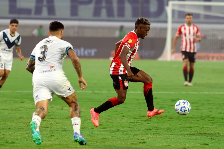 Estudiantes vence 2-0 a Vélez por el Trofeo de Campeones