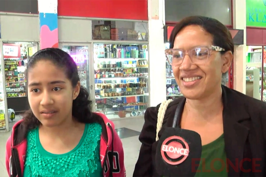 La emoci&oacute;n de la mam&aacute; por ver a su hija - Elonce