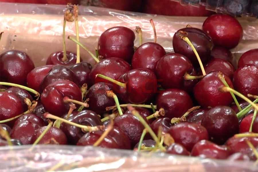 La cereza es una de las novedades en la ensalada de frutas. (foto: Elonce)