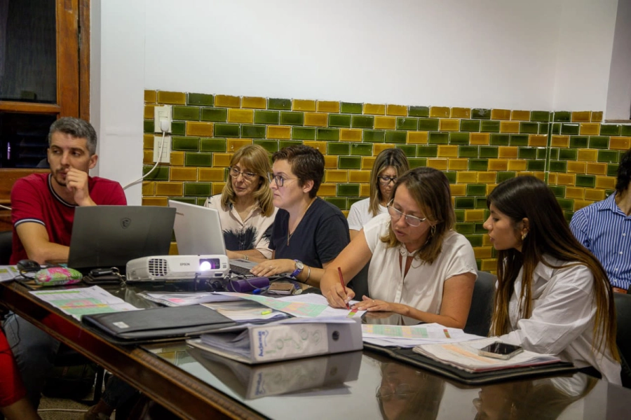Durante las audiencias se toman decisiones y se genera un acta de resoluci&oacute;n de cada caso en particular de manera &aacute;gil.
