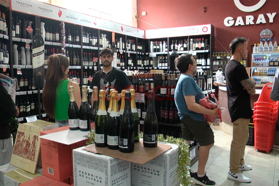 Compras de última hora por Navidad. (foto: Elonce)