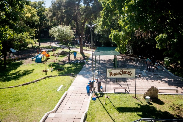 La Municipalidad inaugura puesta en valor del Paseo Jardín con gastronomía y espectáculos