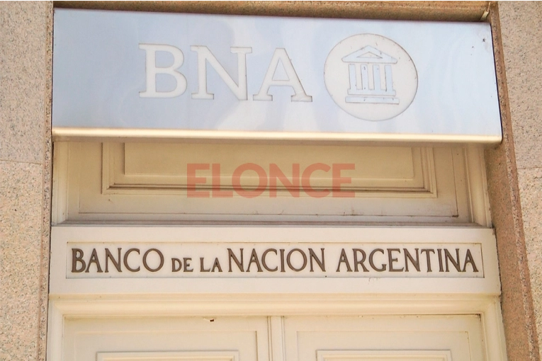 Freno a la transformación del Banco Nación en sociedad anónima: juez dictó medida cautelar