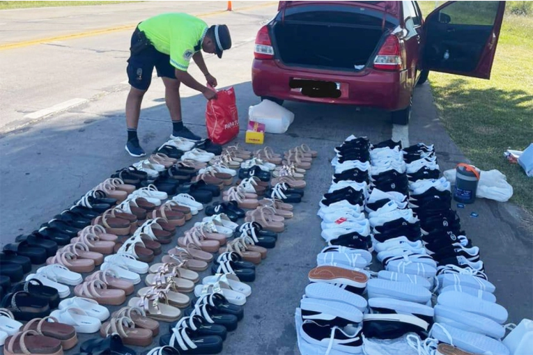 Secuestran zapatillas y sandalias que intentaban ingresar a Entre Ríos de contrabando