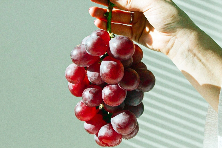 Por qué hay que comer 12 uvas en Año Nuevo: cómo se realiza el ritual