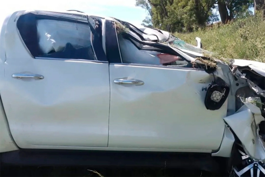 El conductor de la camioneta estuvo involucrado en una tragedia vial. (foto: Bomberos Voluntarios de Diamante)