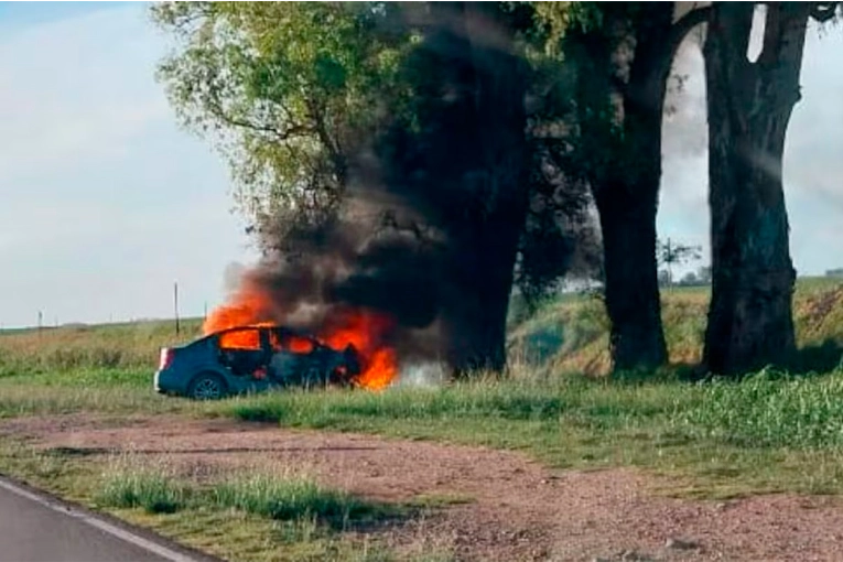 Un hombre mató a su pareja y se quitó la vida estrellando su auto en la ruta