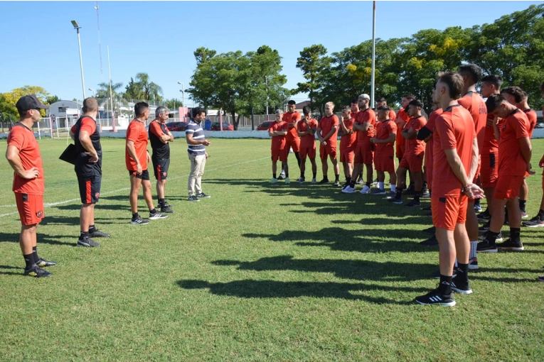 Patronato inició la pretemporada 2025 en el predio La Capillita