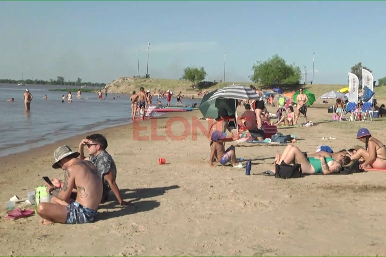 Paranaenses disfrutaron de una calurosa tarde en el Balneario Thompson