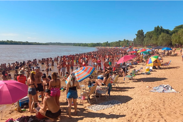 La playa de Valle María palpita la Fiesta del Sol y del Río: 