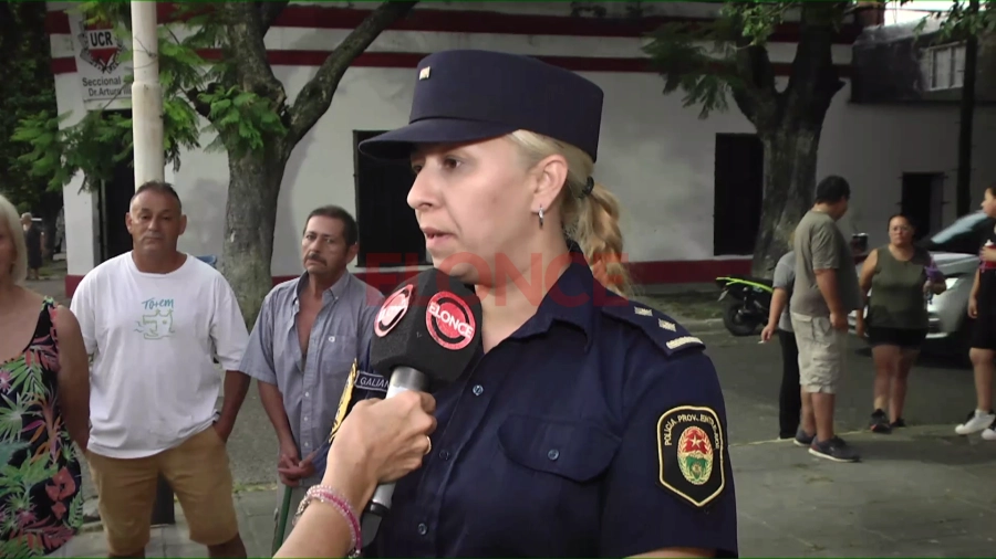 Cecilia Galiano fue en representaci&oacute;n de la polic&iacute;a a la reuni&oacute;n. Foto: Elonce